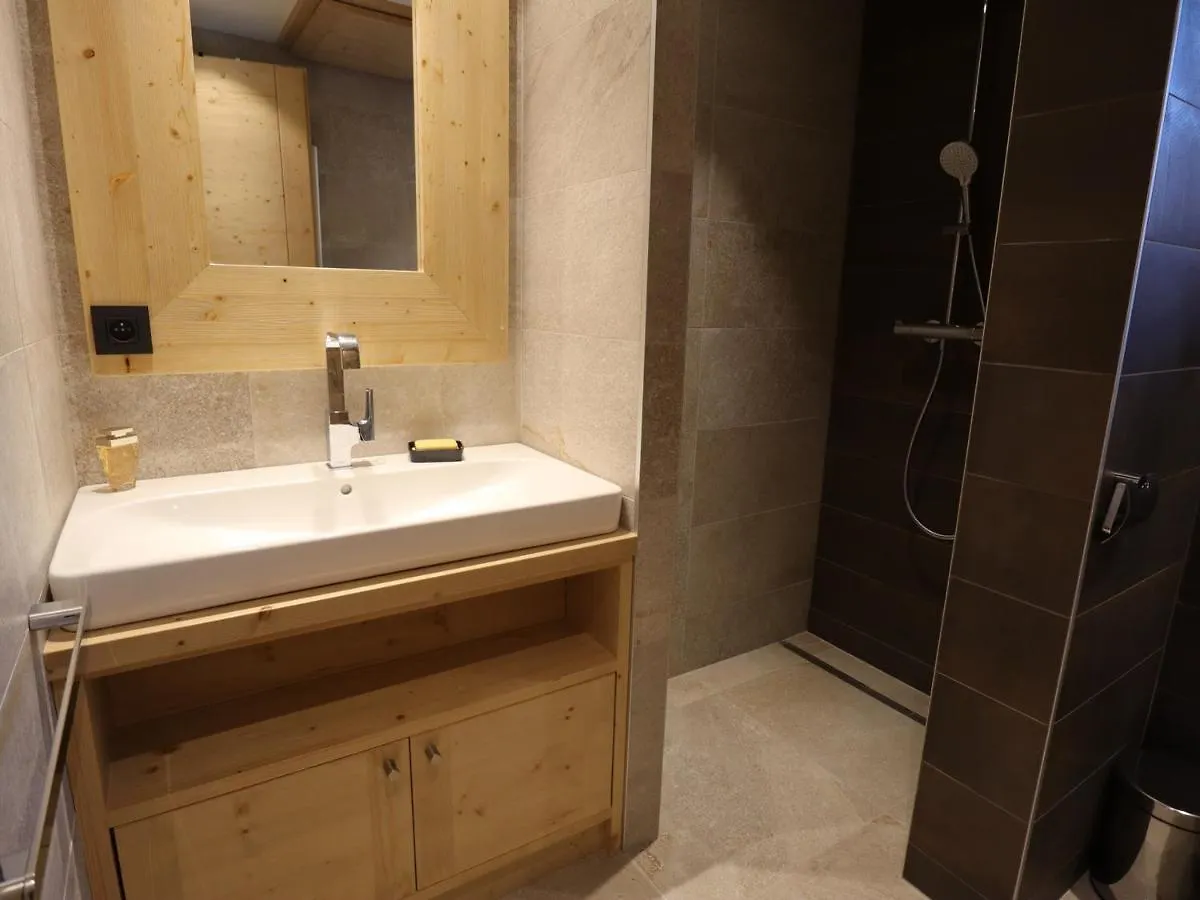 Chalet Neuf Expose Plein Sud A 600M Des Pistes Avec Terrasse Et Parking - Fr-1-623-299 Les Gets France
